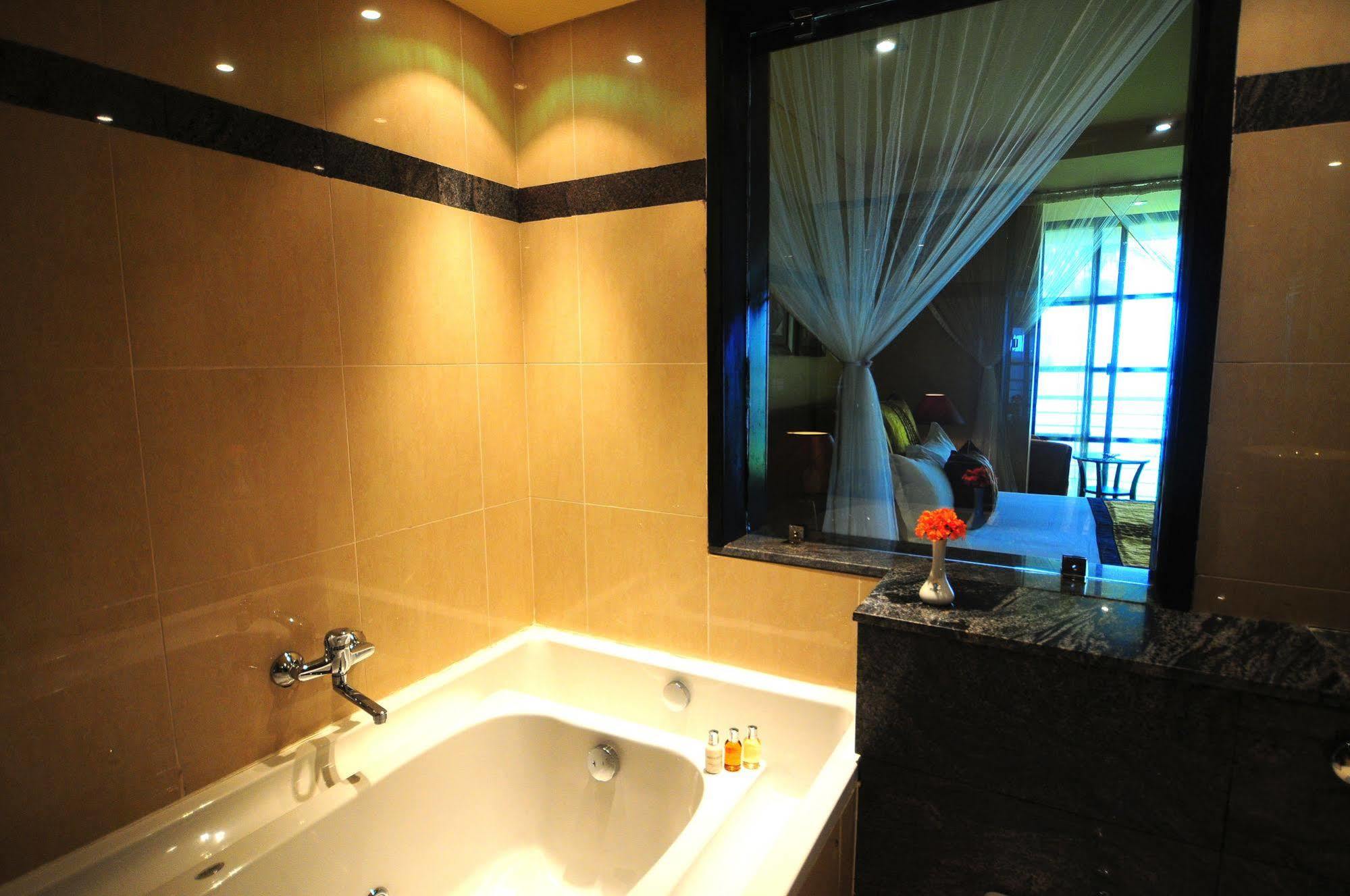Speke Resort & Conference Centre Munyonyo Dış mekan fotoğraf